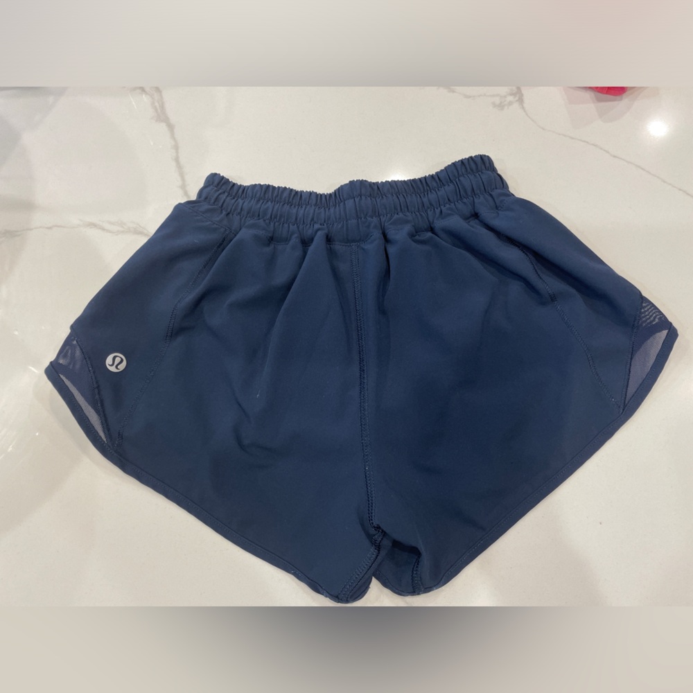 Lululemon hotty hot shorts, low rise, 2.5 inc